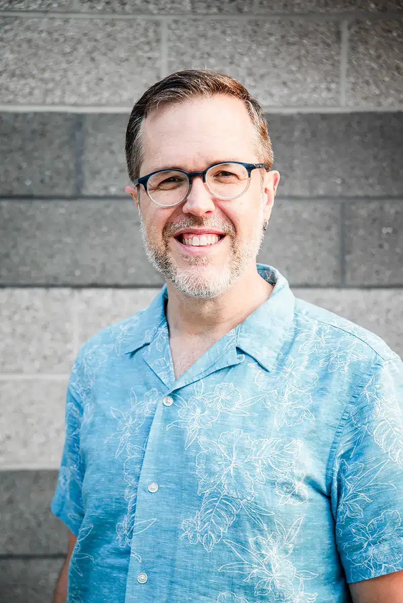 Vassarʼs Associate Professor of Drama, Peter Gil-Sheridan is one of the talents behind Marielitos